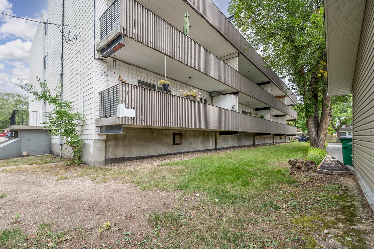 Kimberly Ann – 940 1 Ave NE - Moose Jaw - Apartment Rental