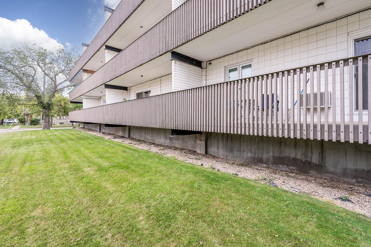 Kimberly Ann – 940 1 Ave NE - Moose Jaw - Apartment Rental