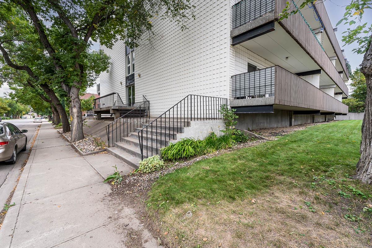 Kimberly Ann – 940 1 Ave NE - Moose Jaw - Apartment Rental
