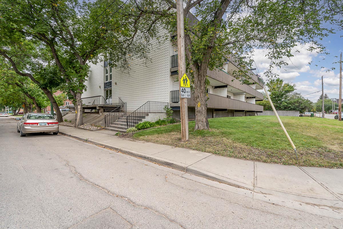 Kimberly Ann – 940 1 Ave NE - Moose Jaw - Apartment Rental