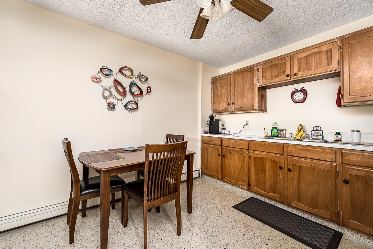 Kimberly Ann – 940 1 Ave NE - Moose Jaw - Apartment Rental