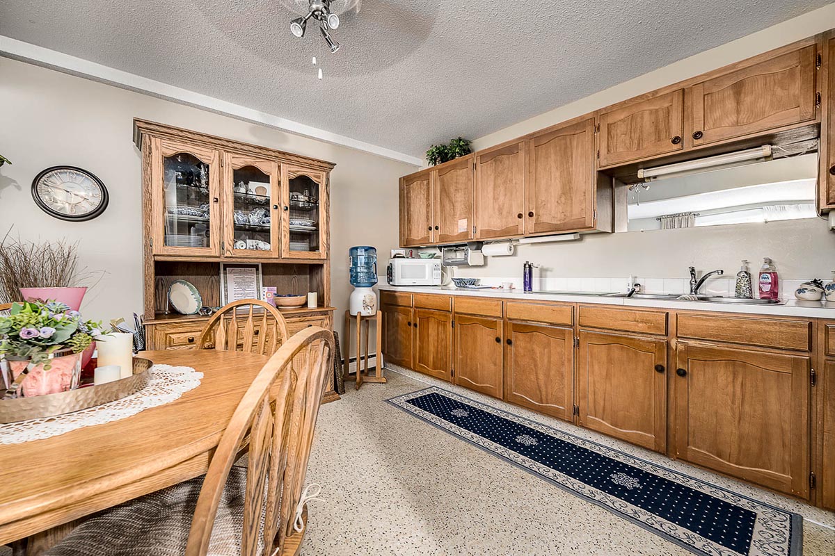 Kimberly Ann – 940 1 Ave NE - Moose Jaw - Apartment Rental
