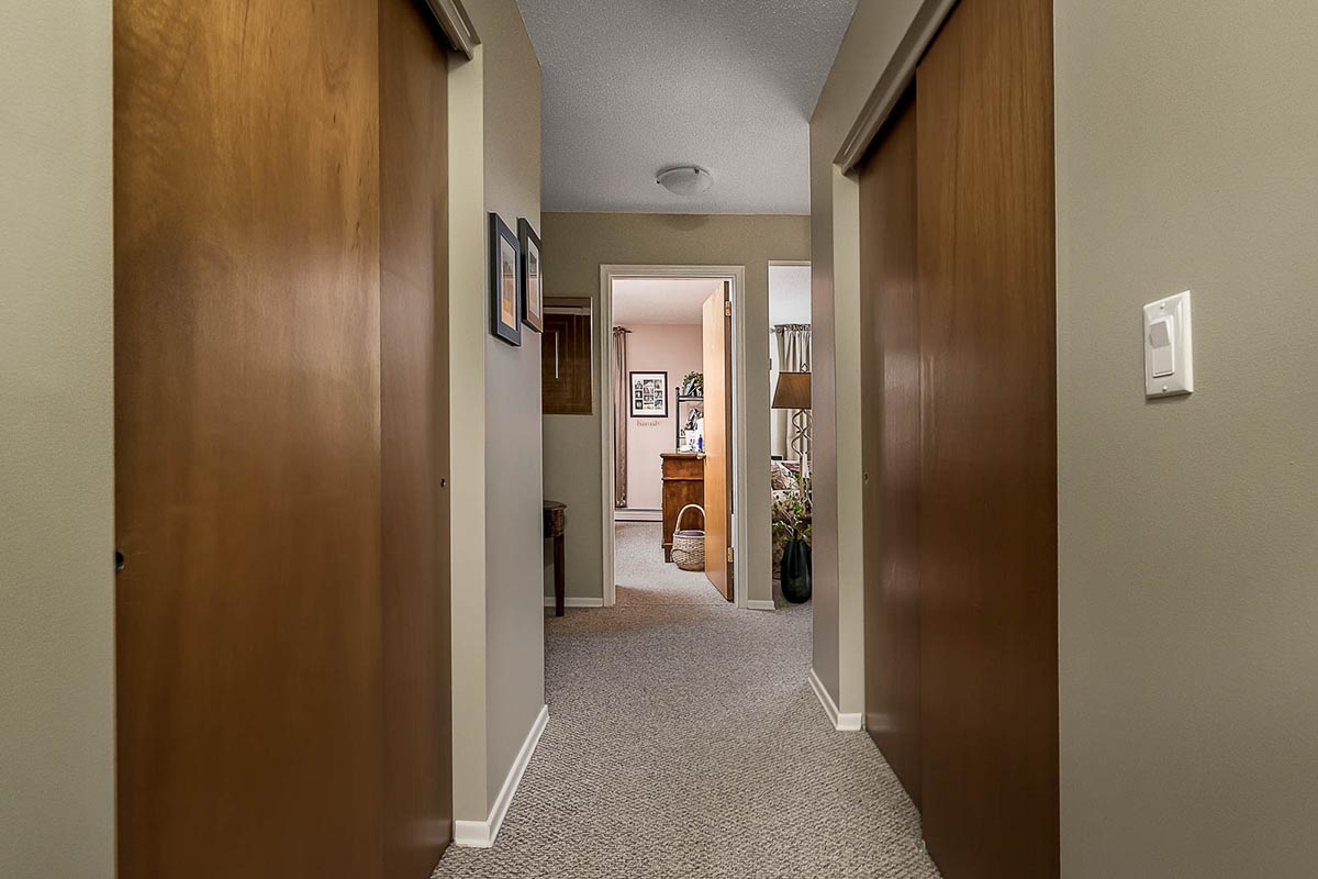 Kimberly Ann – 940 1 Ave NE - Moose Jaw - Apartment Rental