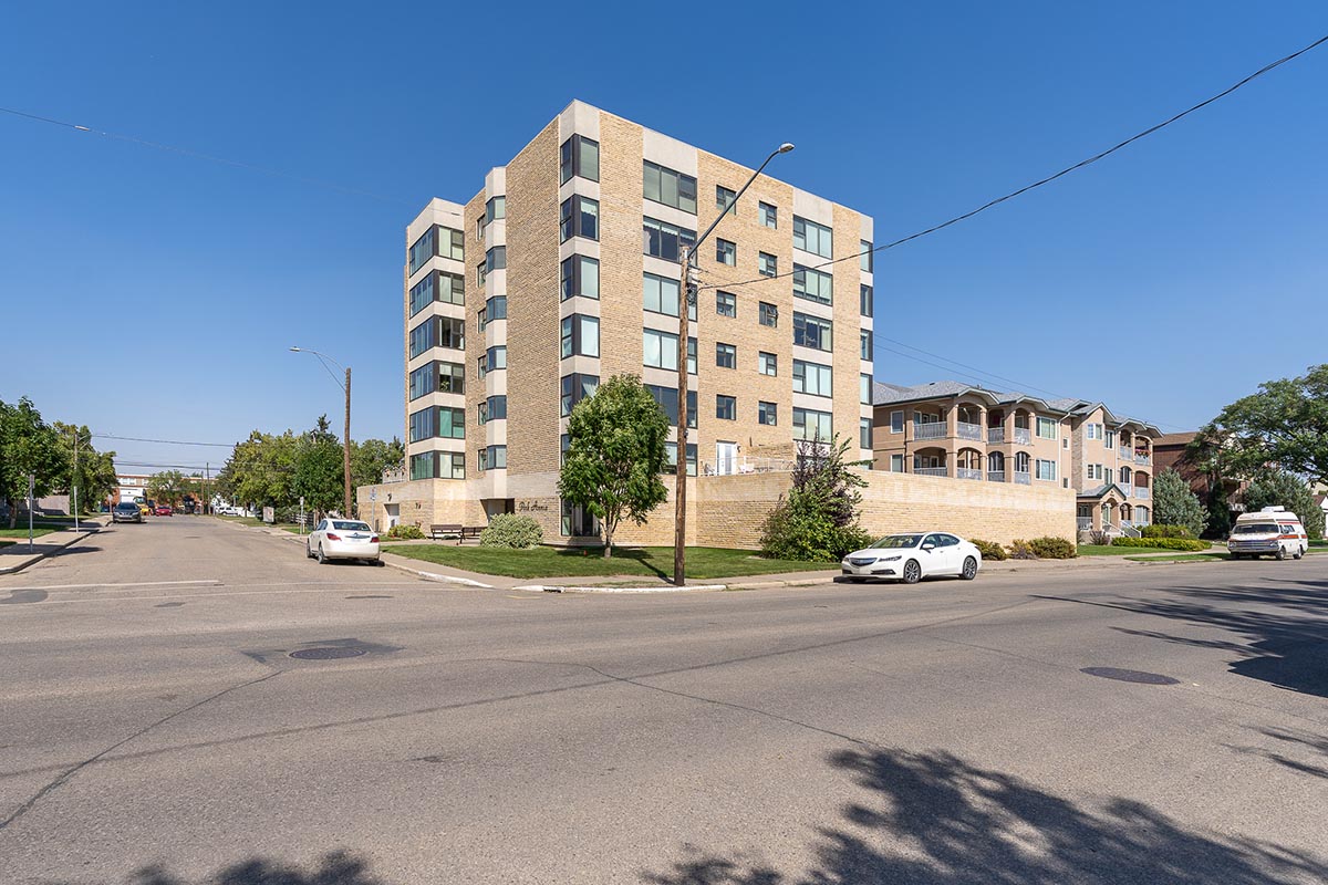 Park Avenue - Apartement Rental - 615 2nd Ave NE Moose Jaw