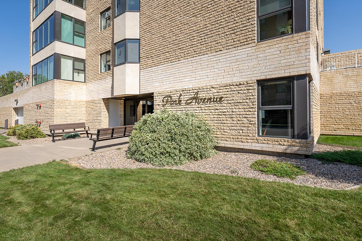 Park Avenue - Apartement Rental - 615 2nd Ave NE Moose Jaw