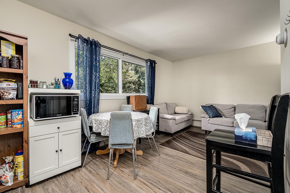 Park Manor Apartments - Rental - 235 Fairford St E - Moose Jaw