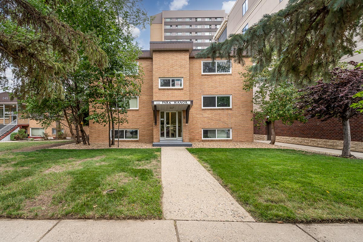 Park Manor Apartments - Rental - 235 Fairford St E - Moose Jaw