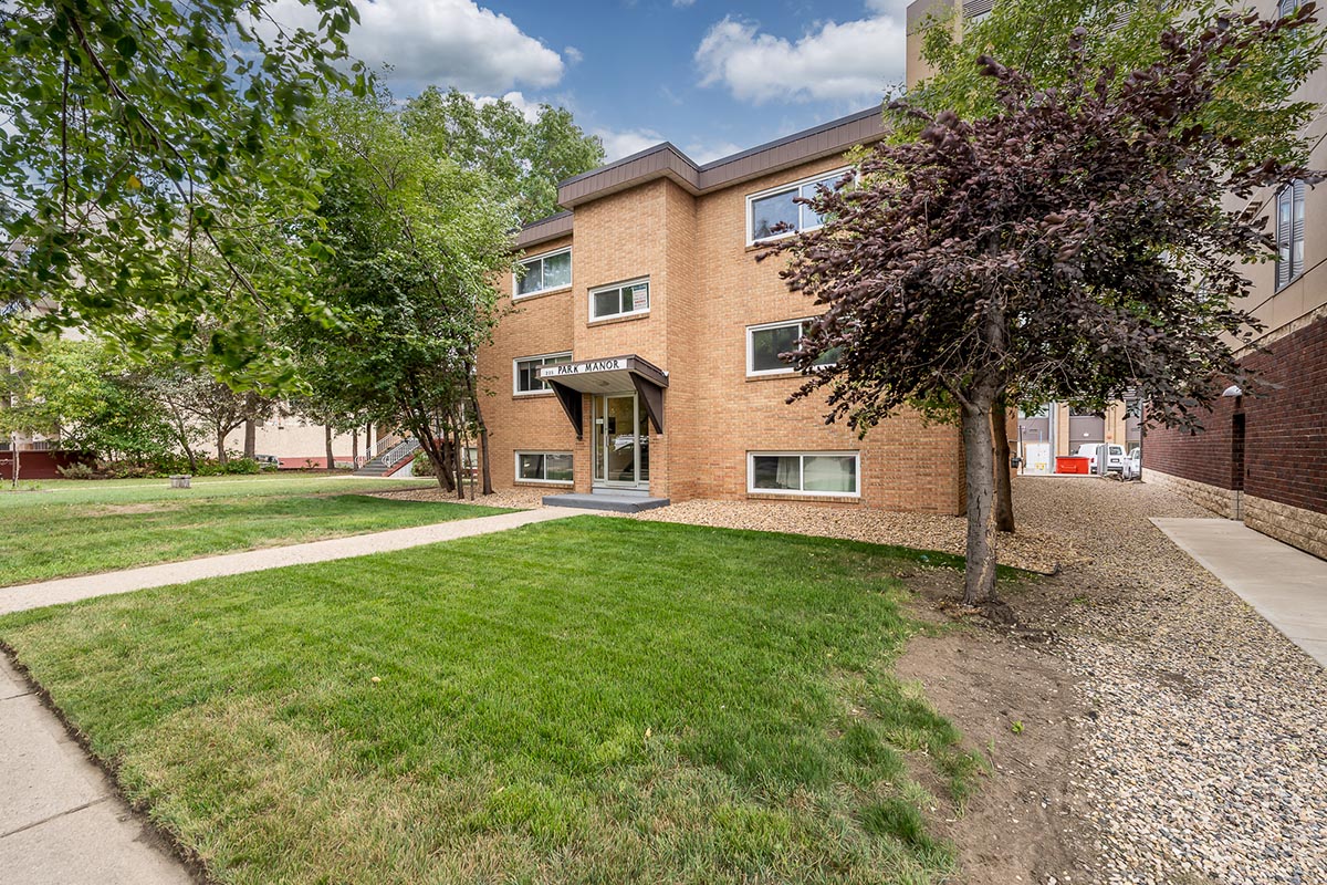 Park Manor Apartments - Rental - 235 Fairford St E - Moose Jaw