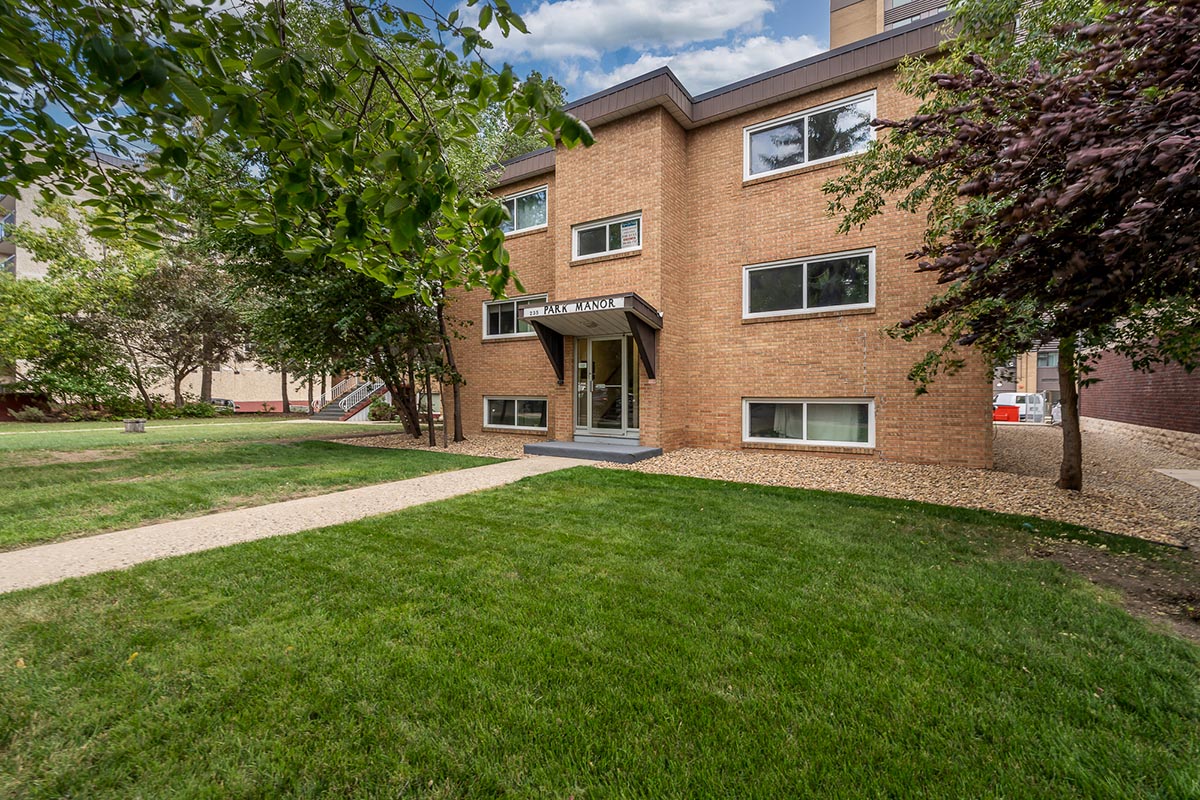 Park Manor Apartments - Rental - 235 Fairford St E - Moose Jaw