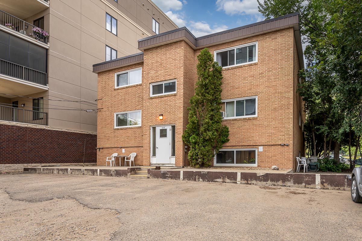 Park Manor Apartments - Rental - 235 Fairford St E - Moose Jaw