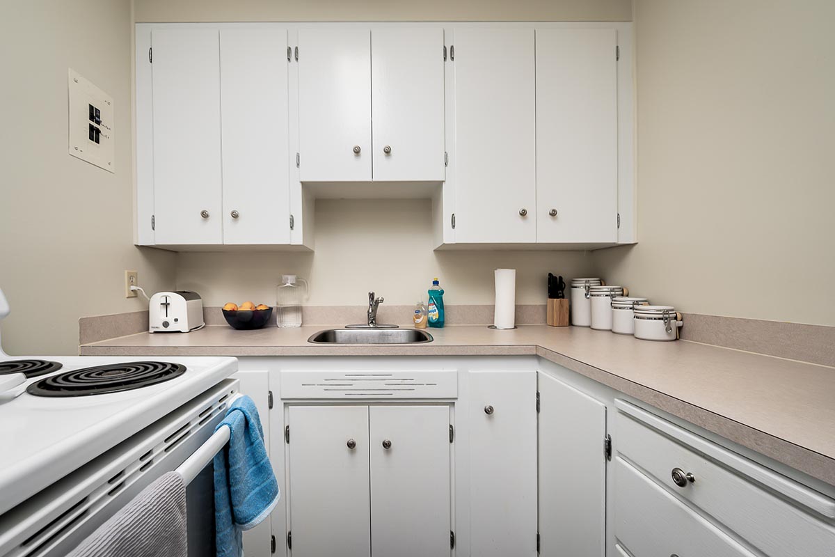 Park Manor Apartments - Rental - 235 Fairford St E - Moose Jaw