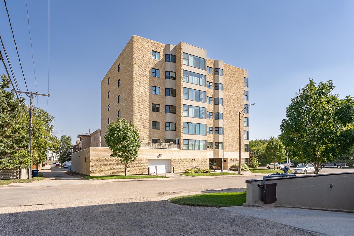 Athabasca Tower – Apartment Rental - 610 2nd Ave NE - Moose Jaw