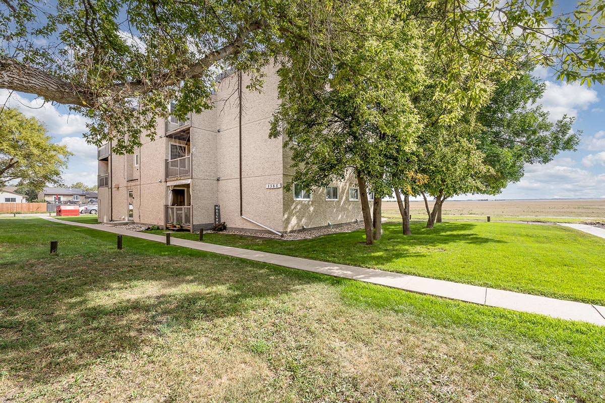 Princess Ann – Apartment Rental - 1385 12th Ave SW - Moose Jaw