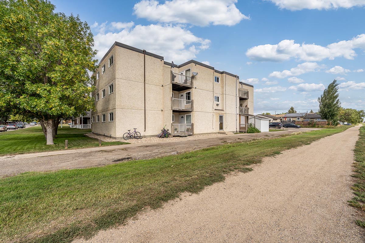 Princess Ann – Apartment Rental - 1385 12th Ave SW - Moose Jaw