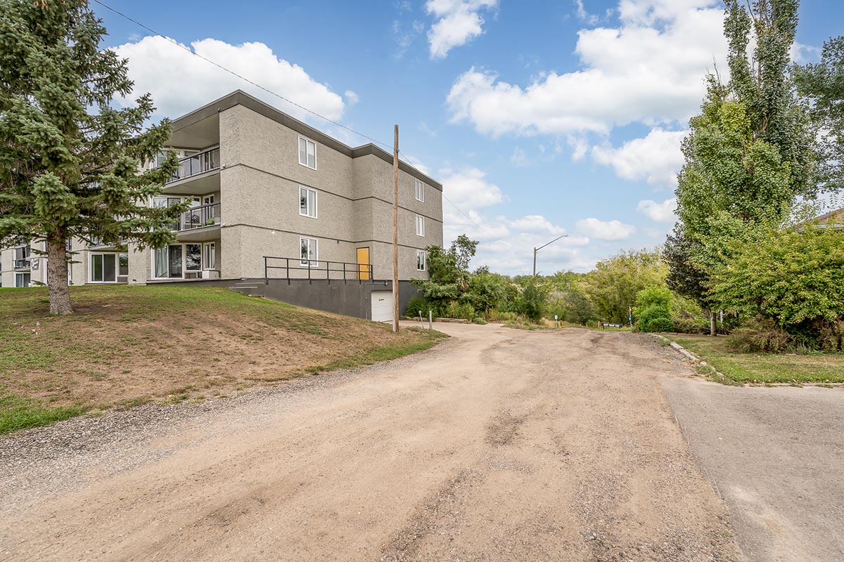 Willowdale Court Apartment– Moose Jaw Rental - 1315 Wolfe Ave