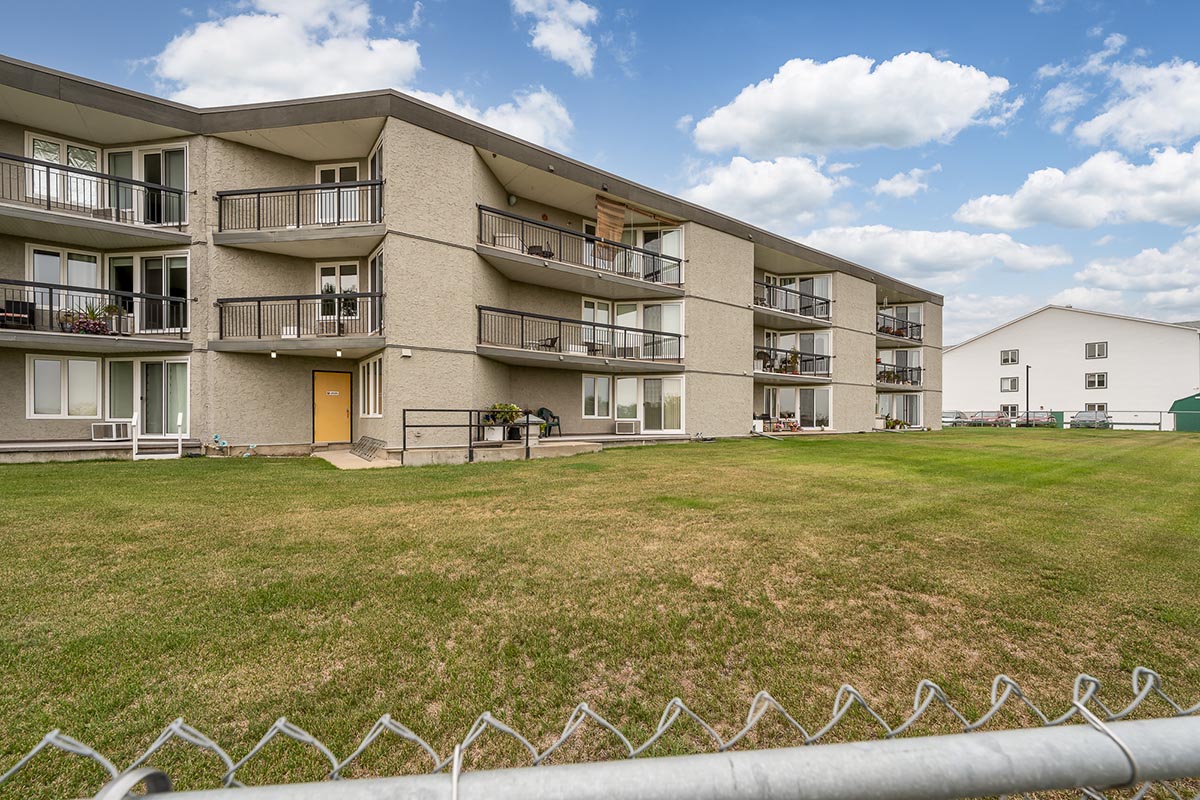 Willowdale Court Apartment– Moose Jaw Rental - 1315 Wolfe Ave